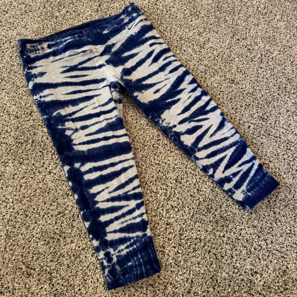 Nike DRI-FIT women’s cropped leggings in blue and gray tie-dye size large